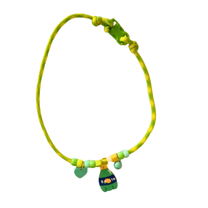 Collar verde Sprite + mostacillas